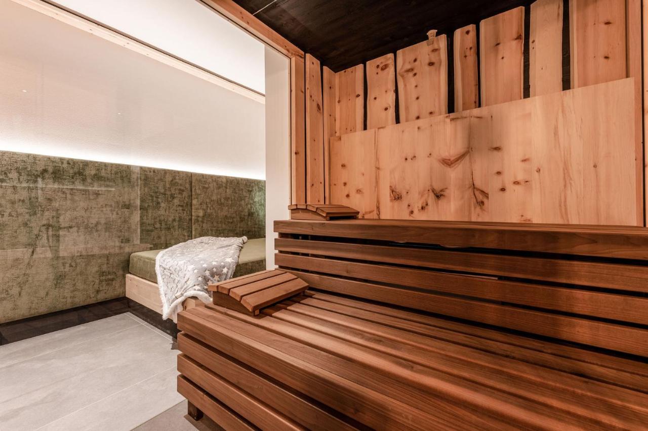 Nidaris - Luxury Private Spa Suites Malè Екстериор снимка